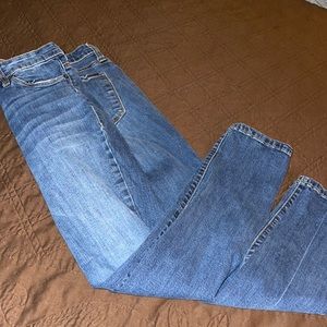 Woman’s skinny jeans